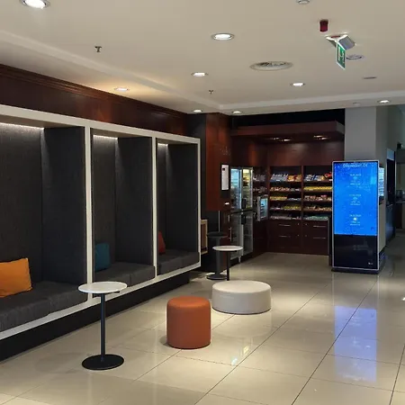 Courtyard By Marriott Hafen Hotel 4*