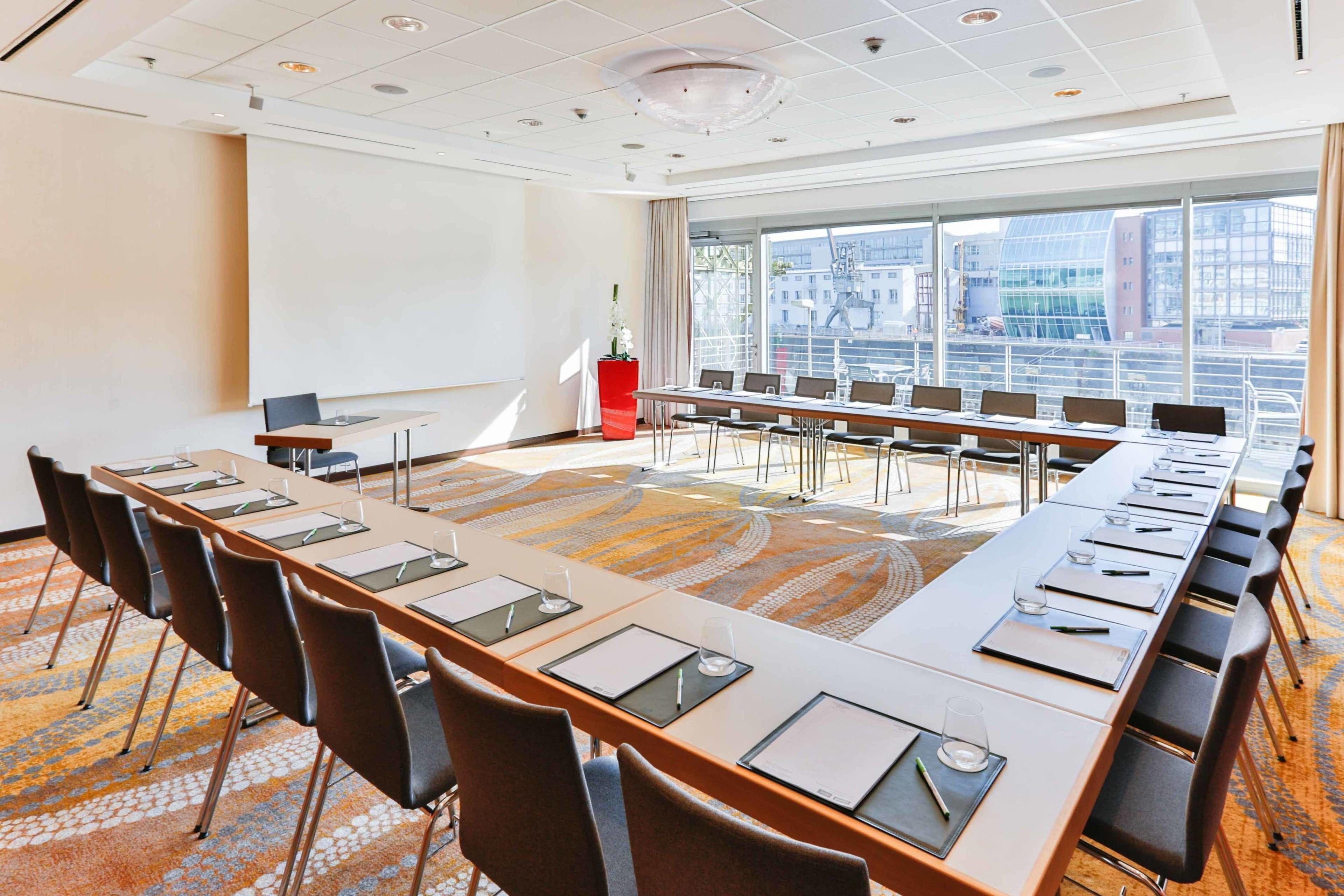 Courtyard By Marriott Hafen Hotel