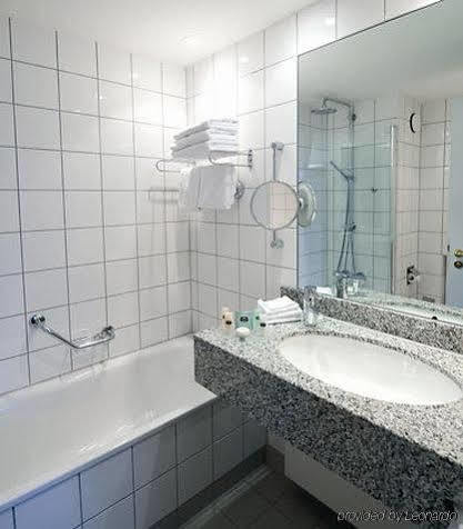 Hotel Courtyard By Marriott Hafen Dusseldorf